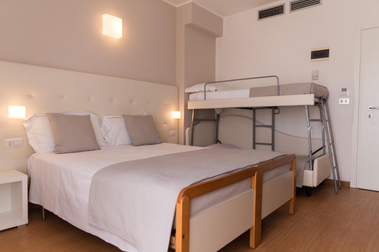 Hotel Ardea Риччоне Екстер'єр фото