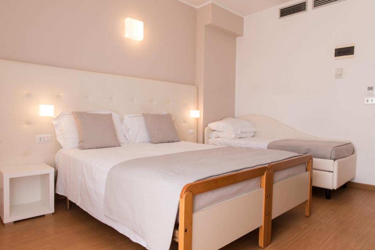 Hotel Ardea Риччоне Екстер'єр фото