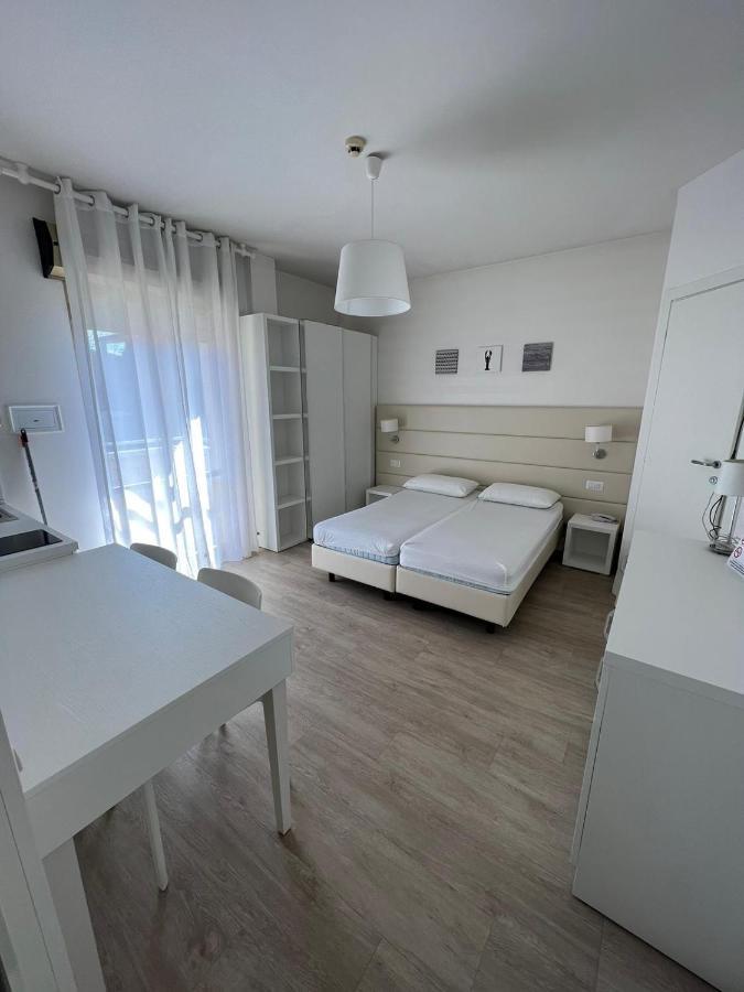 Hotel Ardea Риччоне Екстер'єр фото