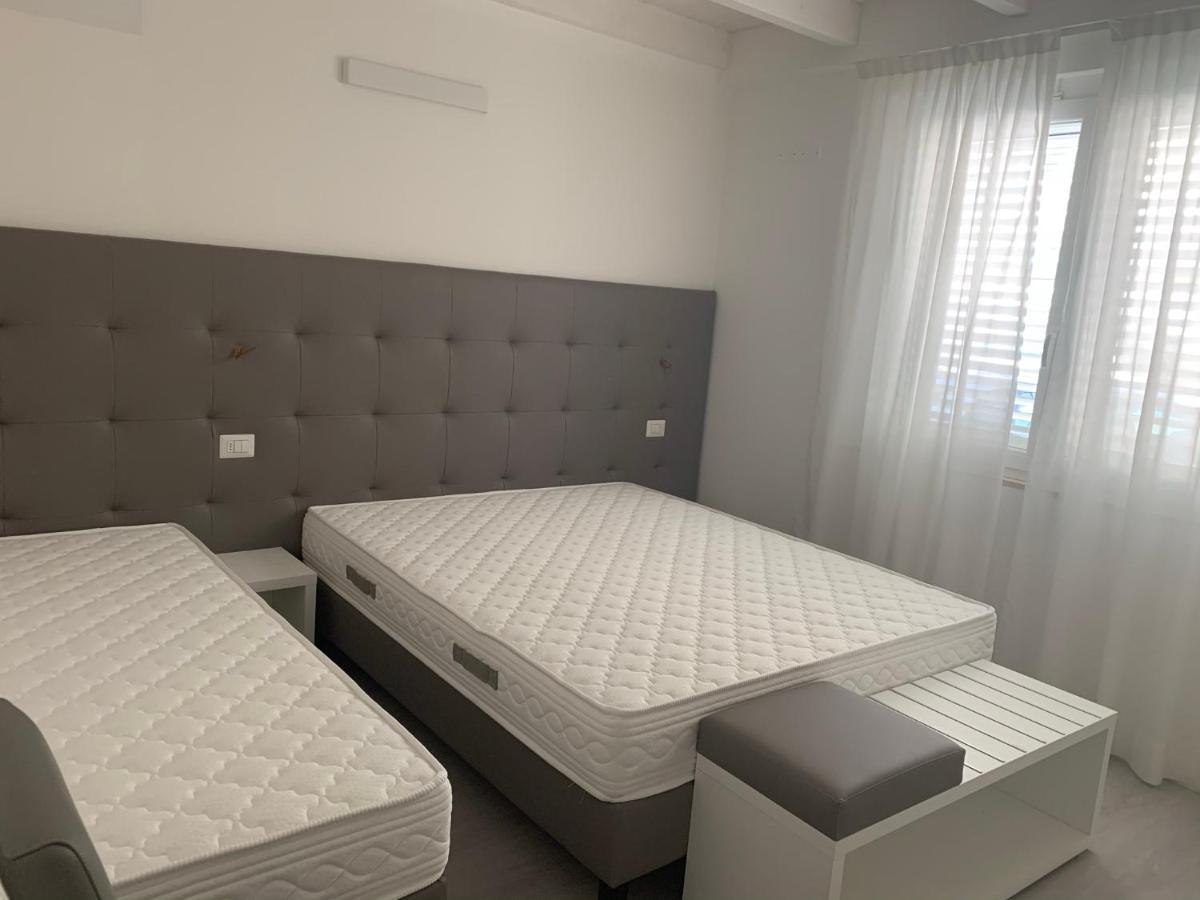 Hotel Ardea Риччоне Екстер'єр фото