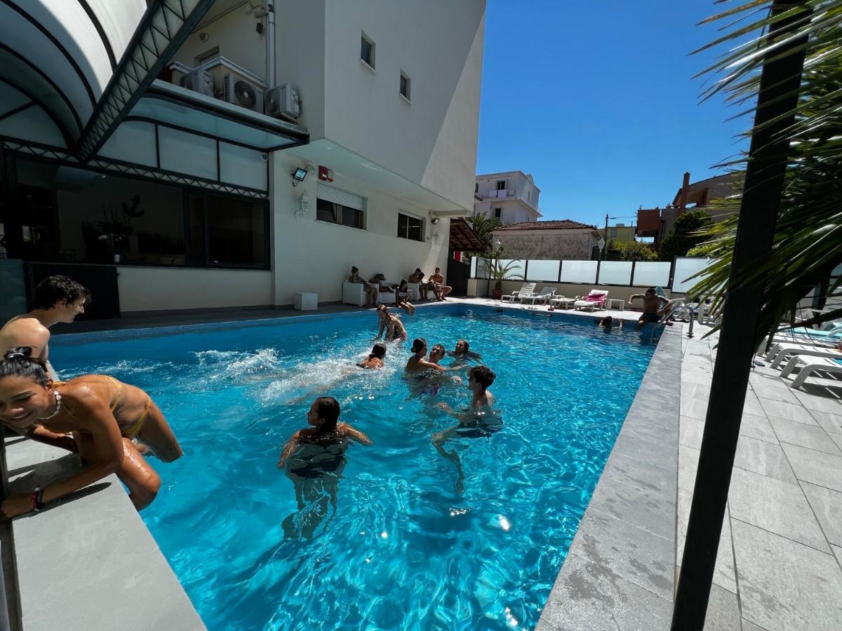 Hotel Ardea Риччоне Екстер'єр фото