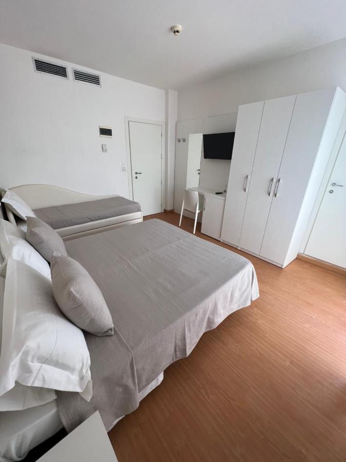 Hotel Ardea Риччоне Екстер'єр фото