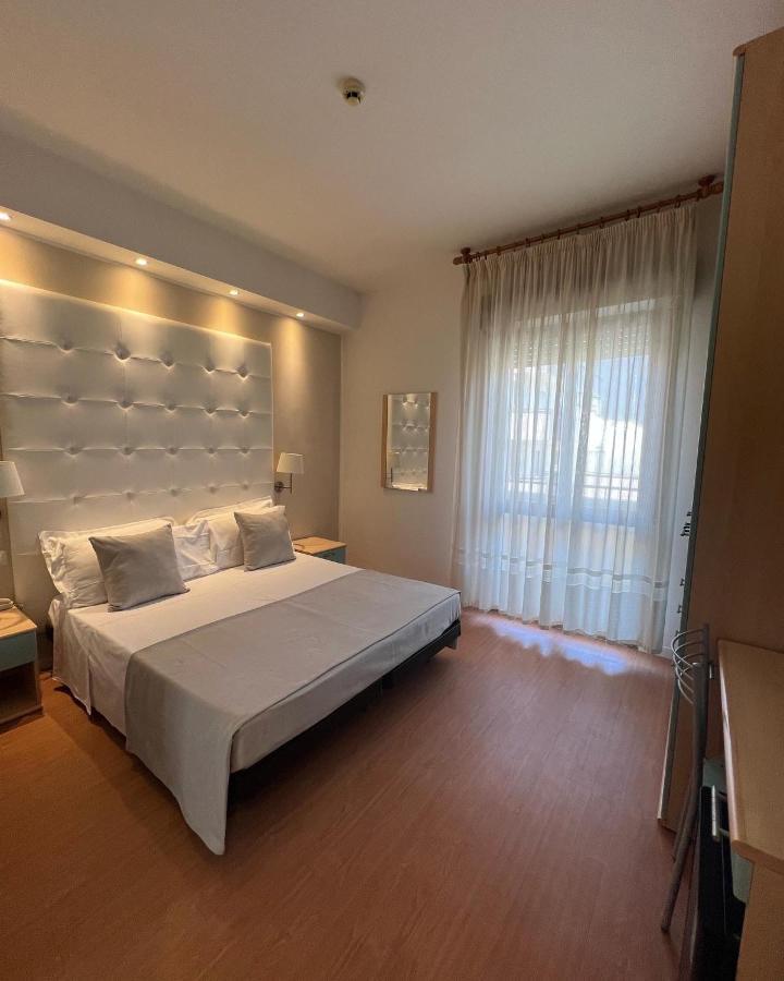 Hotel Ardea Риччоне Екстер'єр фото